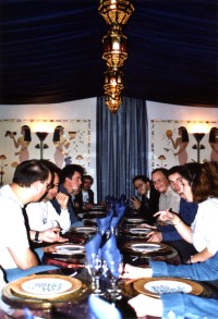 Pendant le repas, aux «Gourmandises de Néfertiti» (photo de Michèle Vergnieux).
